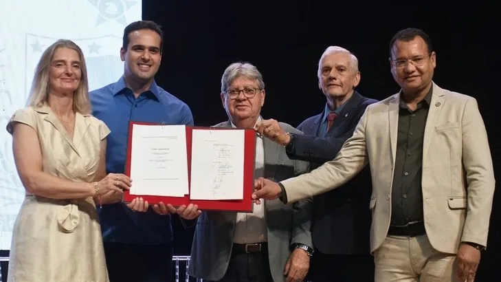 Lucas Ribeiro assina contratos de US$ 167,5 milhões para fortalecer a agricultura familiar na Paraíba