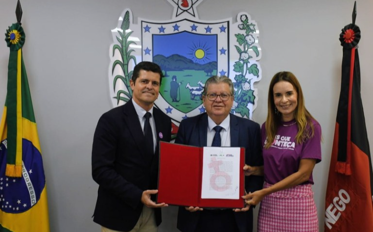 João Azevêdo assina protocolos com Aena para campanha de combate à violência contra a mulher em aeroportos no Carnaval