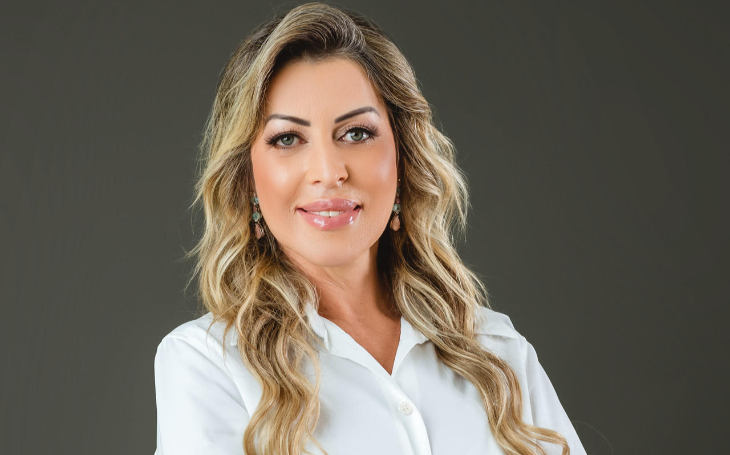 Adriana Arydes confirma participação no Crescer