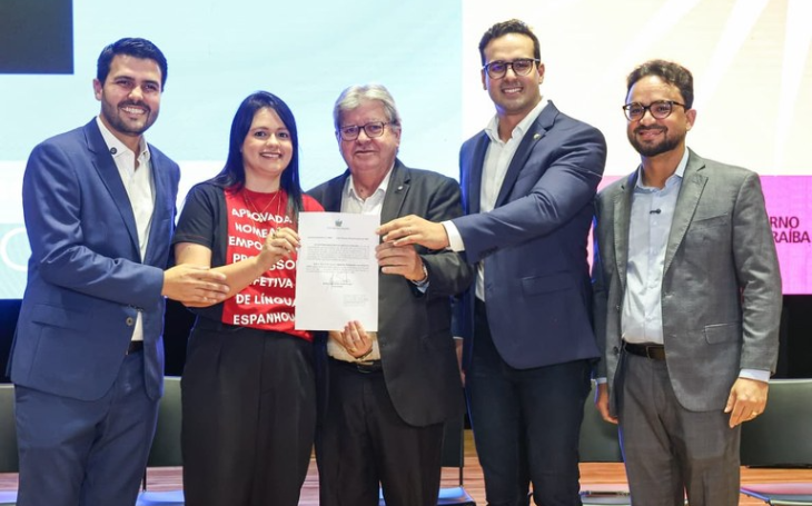 João Azevêdo empossa mil novos professores da Rede Estadual e destaca avanços na Educação da Paraíba