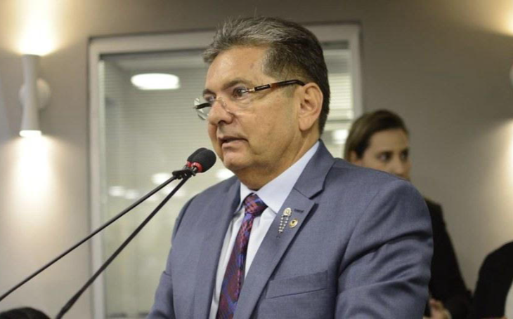 Galdino vai recorrer de decisão que proíbe referência a Deus e Bíblia na ALPB