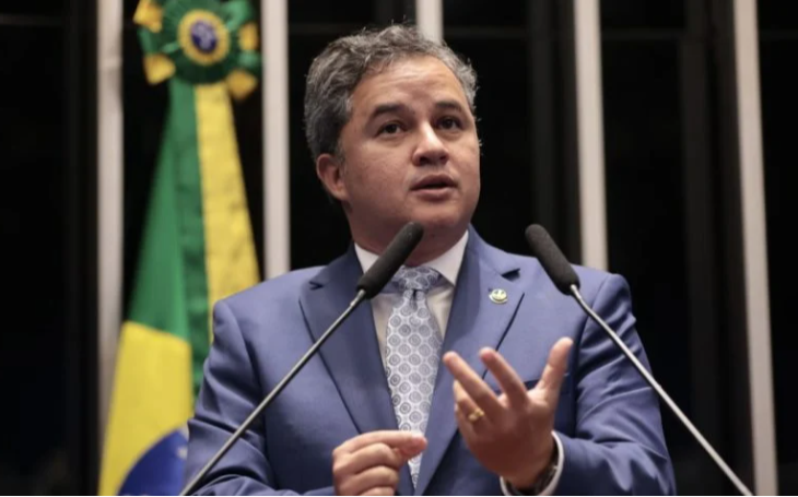 Efraim assina requerimento para pautar impeachment de Alexandre de Moraes