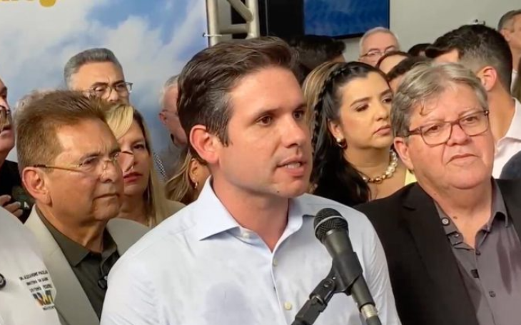 Prisão de Bolsonaro: Hugo diz que decisão "se cumpre", mas defende "direito à defesa"