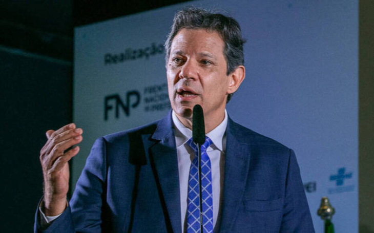 Proposta de tarifa zero no transporte público deve ser bandeira de Lula em 2026, diz Haddad