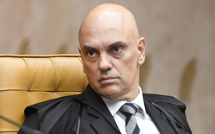 Moraes diz que Eduardo Bolsonaro interfere em processo na Corte
