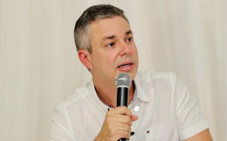 Prefeito de Cabedelo tem projeto "polêmico" aprovado por vereadores para reduzir 13º salário de médicos