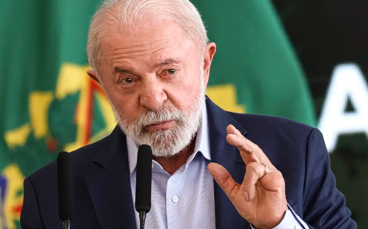 Lula finaliza plano aos setores afetados por tarifaço de Trump