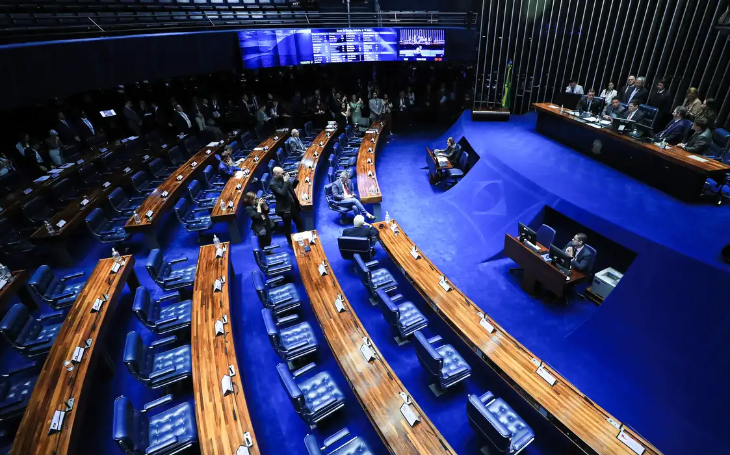 Senado aprova "PL Antifacção"; penas podem chegar a 120 anos