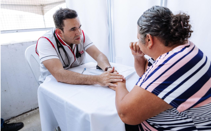 Dr. Jhony participa ações dia das mães em Campina Grande e reforça compromisso com as comunidades