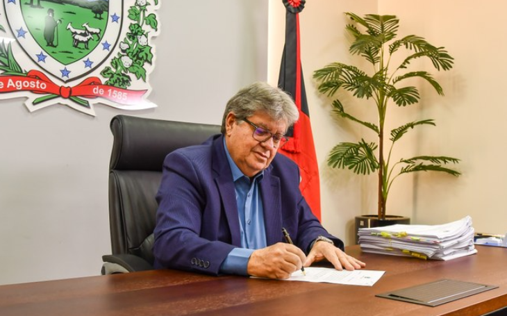 TCE-PB aprova contas de João Azevêdo e aponta superávit e redução da dívida estadual