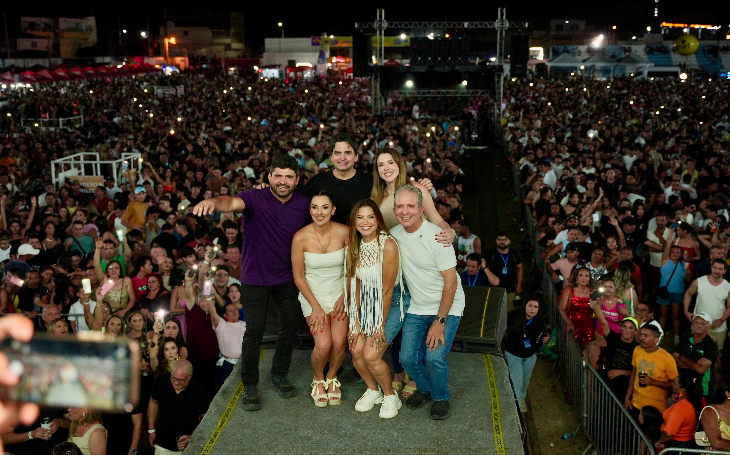 Murilo Galdino prestigia festa dos 161 anos de emancipação política de Itaporanga e destaca competência da gestão