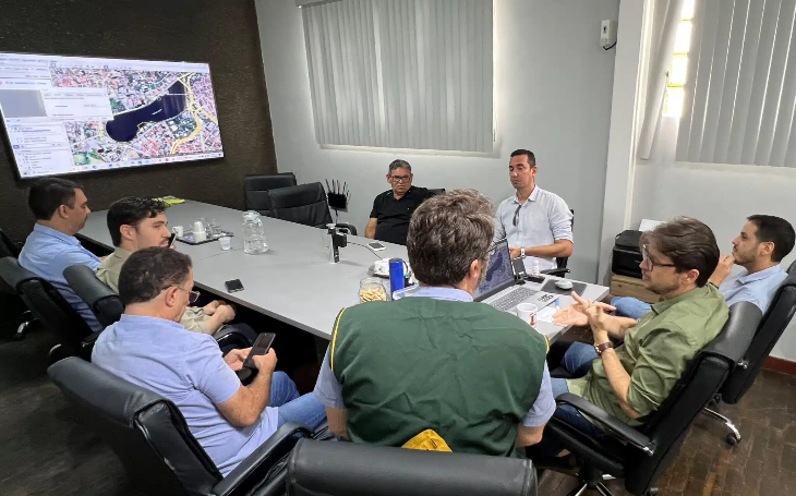 Sem Bruno, secretários discutem crise do Açude Velho e vice-prefeito agenda reunião com o Ministério Público
