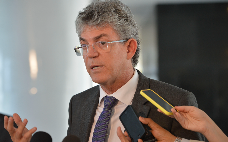 Ricardo comenta suspeições de juízes e diz "clamar" por justiça: "Quero ser julgado"