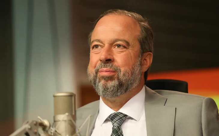 Não precisaremos do horário de verão neste ano, diz ministro Alexandre Silveira