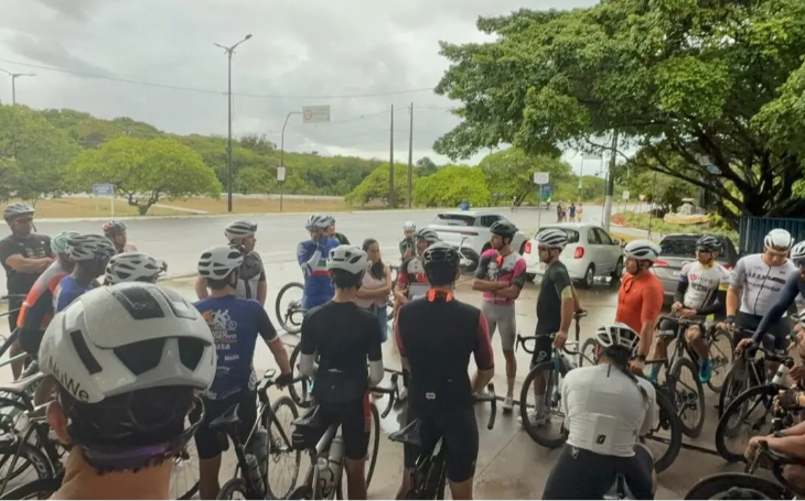 Ciclistas realizam protesto por 1 ano da morte de Diego Monteiro na PB-008, em João Pessoa