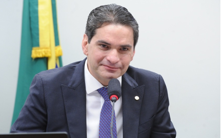 Murilo ironiza debate da galinha e diz que governadores de bar não fizeram o que João fez