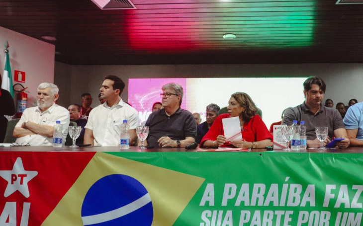 Posse de Cida Ramos no PT-PB reúne João Azevêdo, Lucas e Léo Bezerra