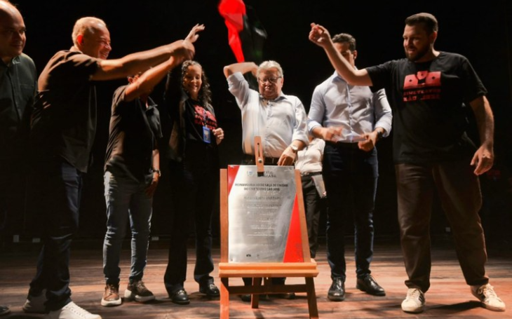 João Azevêdo entrega reforma do Cineteatro São José de Campina Grande e equipamento volta a exibir filmes após 40 anos