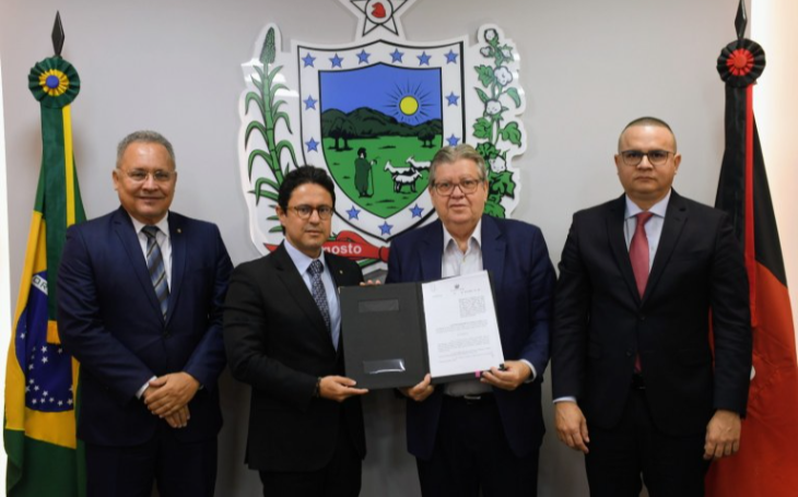 João assina decreto que regulamenta destino de bens apreendidos em operações