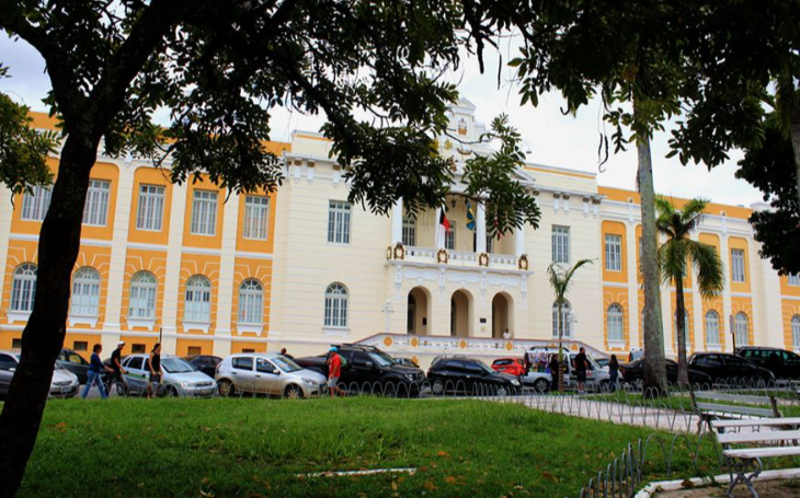 Justiça decide pela inconstitucionalidade da bolsa desempenho de professores e policiais na Paraíba