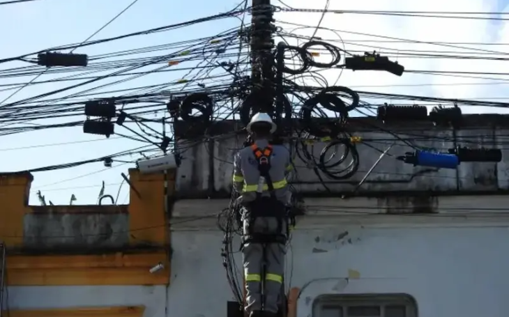 MPF recomenda suspensão de instalação de cabos em postes de João Pessoa