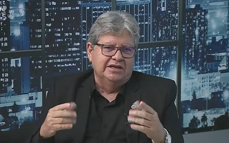 João: “Duvido muito que parceiros peçam voto pra mim no palanque adversário”