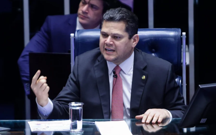 Alcolumbre nega acordo sobre Master e chama Valdemar de mitomaníaco