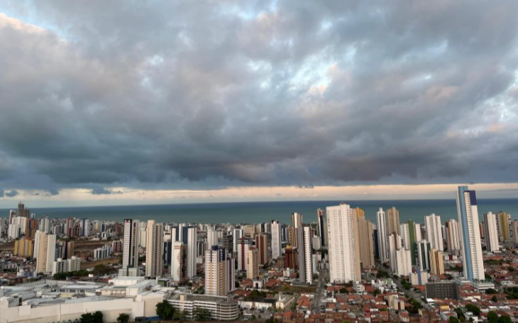 Previsão de chuvas intensas coloca João Pessoa e outras cidades sob alerta de perigo