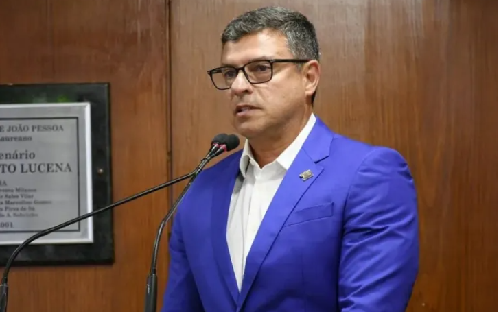 Deputados cobram retratação e pedem exoneração de Vitor Hugo após fala contra moradores de rua