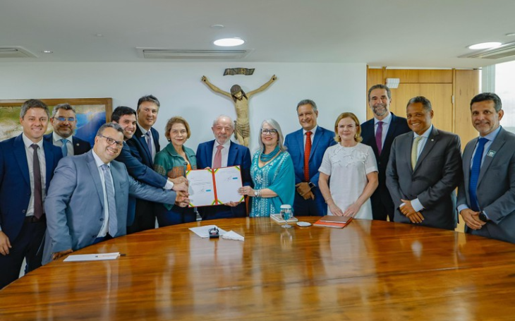 Piso do magistério tem reajuste de 5,4% e vai a R$ 5,1 mil em 2026