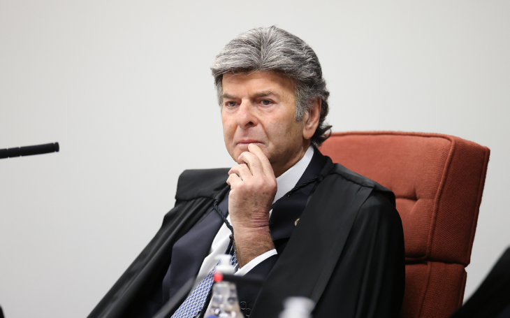 Fux diverge e vota contra cautelares impostas por Moraes a Bolsonaro