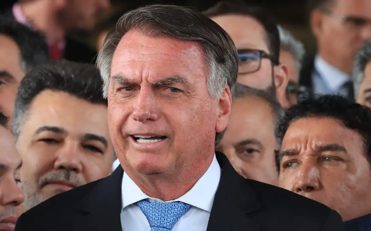 Bolsonaro nega tentativa de fuga e pede revogação da prisão domiciliar