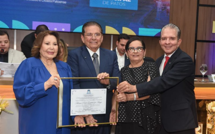 Adriano Galdino, presidente da ALPB, recebe título de cidadão de Patos