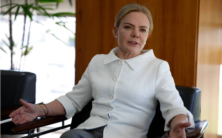 Gleisi diz que quebra de sigilo de Lulinha foi golpe, e governistas tentam anular ato