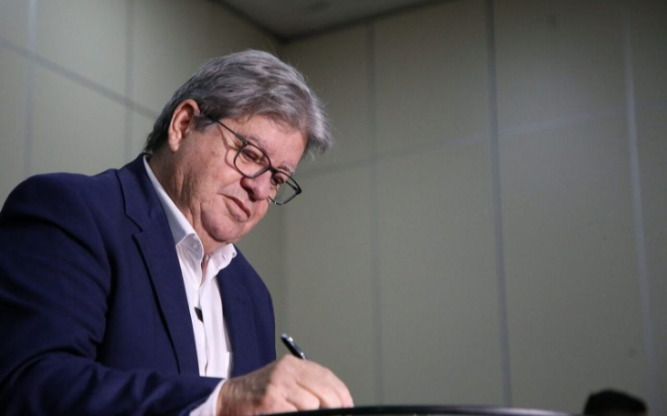 João Azevêdo assina medida provisória e assegura reajuste salarial acordado com as Forças de Segurança da Paraíba