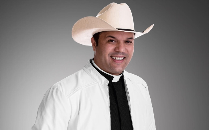 Padre Alessandro Campos participa da abertura do CRESCER e da gravação do DVD de William Sanfona