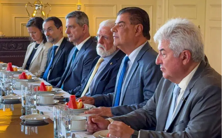 Comitiva de senadores aos EUA já custou R$ 500 mil aos cofres públicos