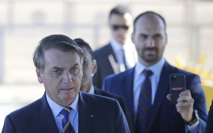 Moraes manda defesa de Bolsonaro explicar fala de Eduardo sobre suposto acesso a vídeo em rede social