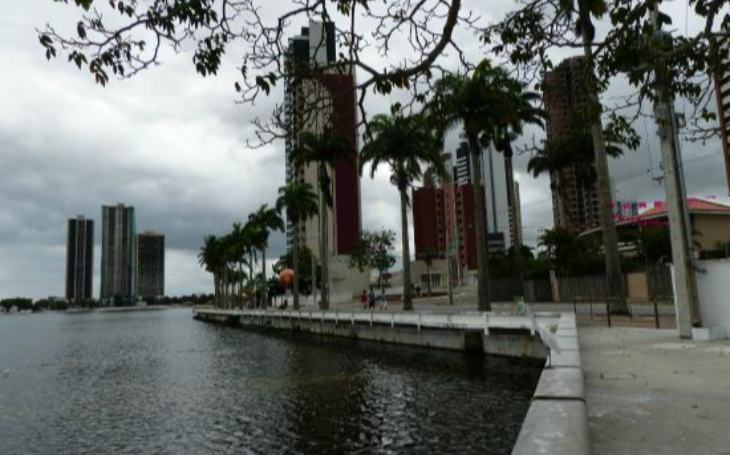 Poluição no Açude Velho, em Campina Grande, preocupa moradores e expõe risco ambiental