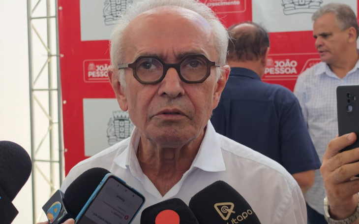 Cícero volta a desconversar sobre saída da Prefeitura: “Hoje é dia de latir e miar”