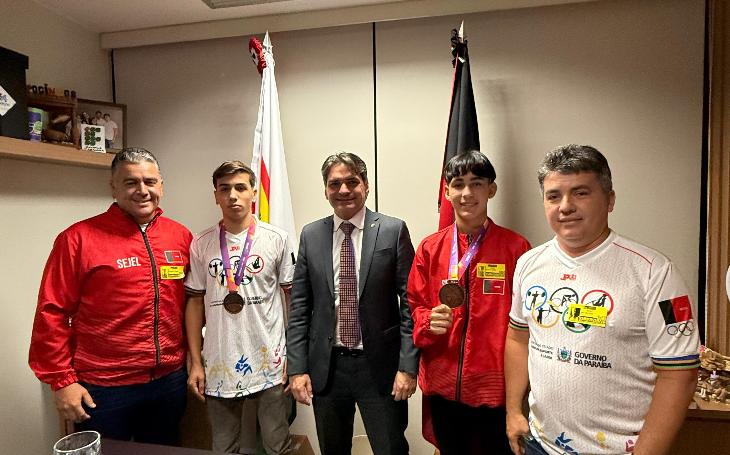 Em Brasília, Murilo Galdino recebe atletas paraibanos medalhistas nos Jogos da Juventude